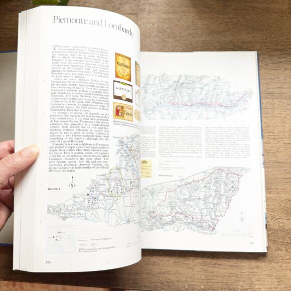 The World Atlas of Wine by Hugh Johnson Coffee Table Book - Picture 4 of 4